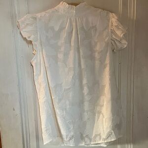 NWT Voy White Floral Women's Top